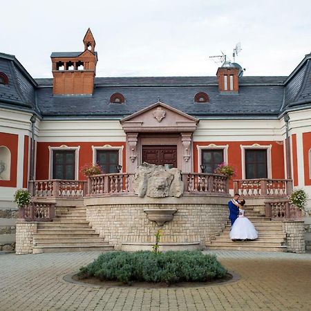 Voeroes Kastely Kunbaracs Exterior photo